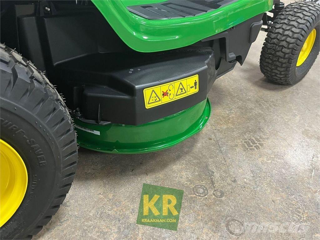 John Deere X147R Самохідні газонокосарки