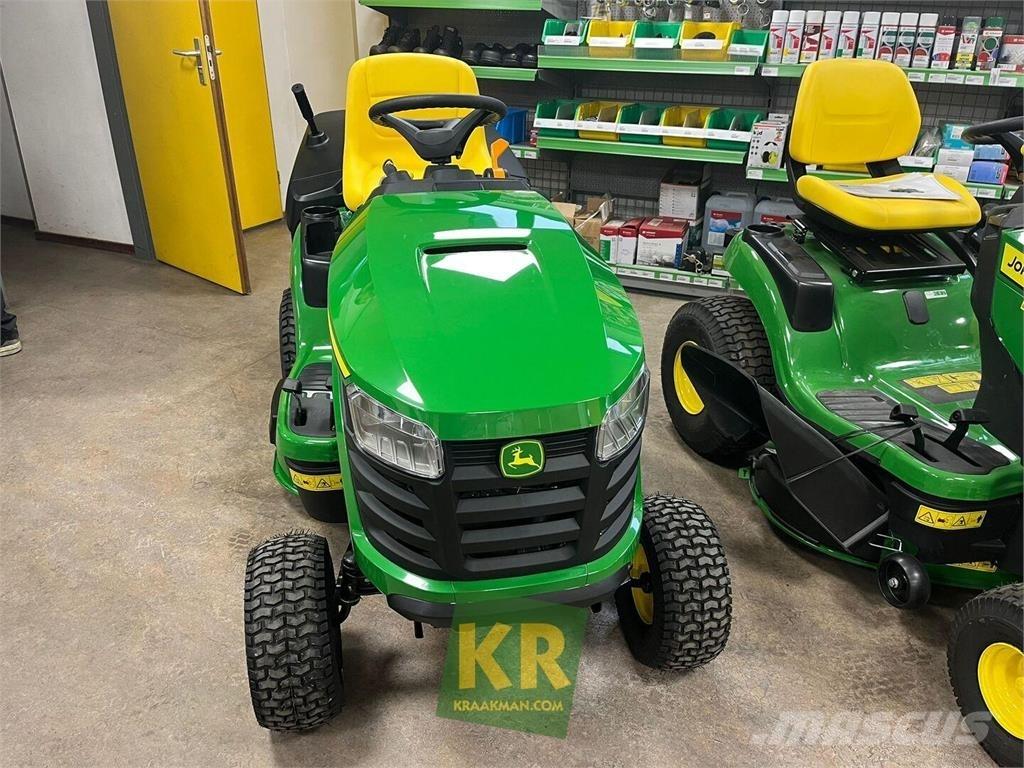 John Deere X147R Самохідні газонокосарки