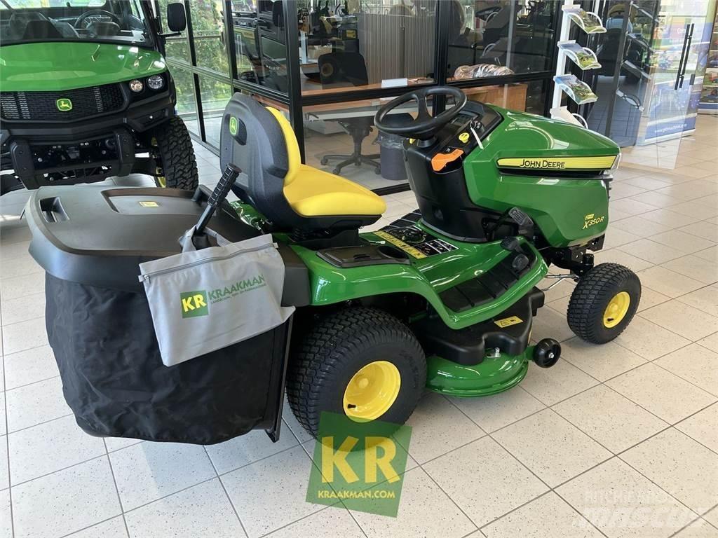 John Deere X350R Самохідні газонокосарки