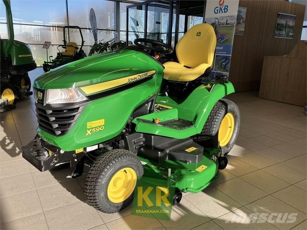 John Deere X590 Самохідні газонокосарки