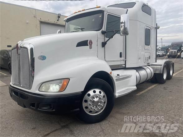Kenworth T660 Тягачі