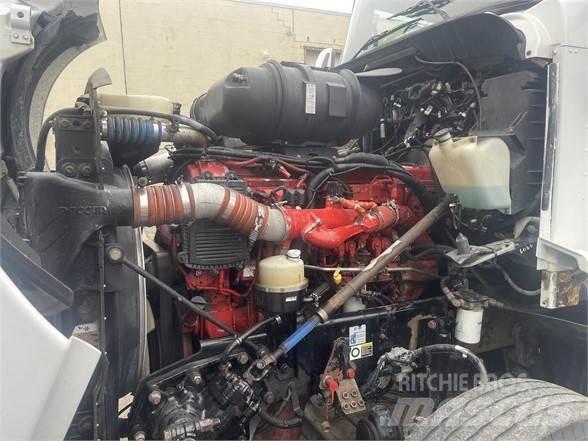 Kenworth T660 Тягачі