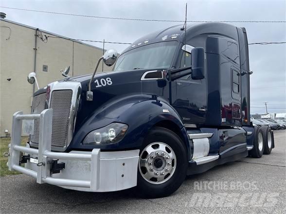 Kenworth T680 Тягачі