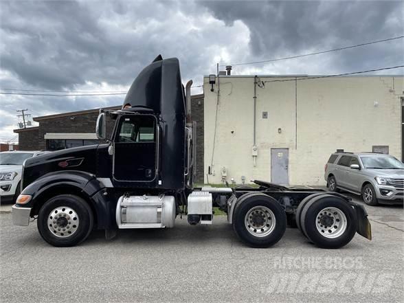 Peterbilt 386 Тягачі