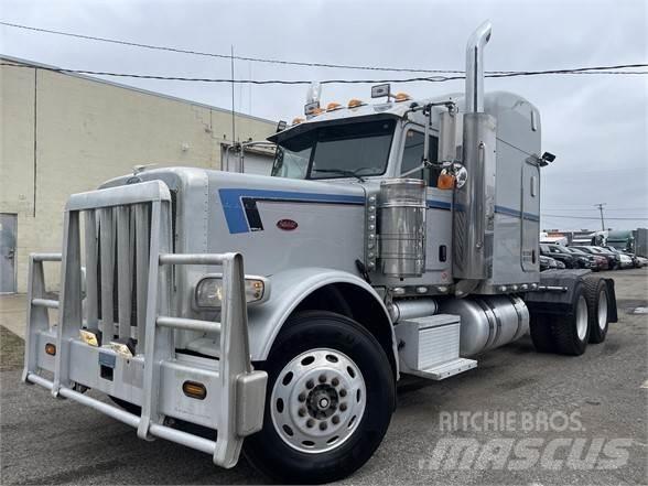 Peterbilt 388 Тягачі