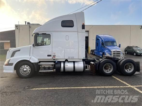 Volvo VNL64T670 Тягачі