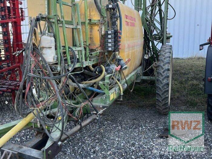 Amazone UG 3000 Причіпні обприскувачі