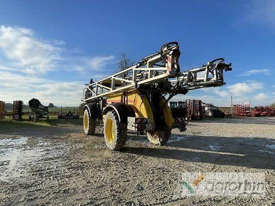Artec F40 Причіпні обприскувачі
