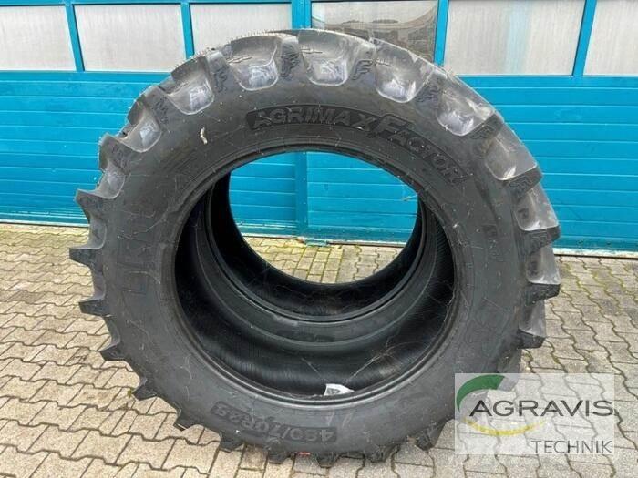 BKT 480/70-R38 Колеса