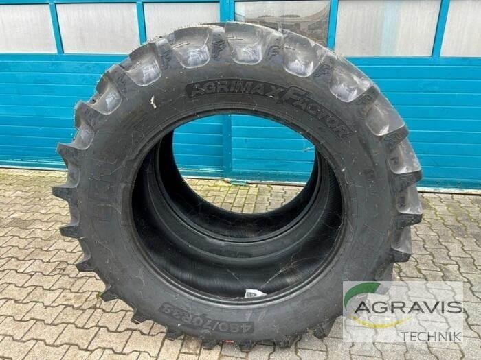 BKT 480/70-R38 Колеса