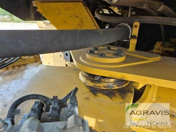 CAT 930 M Фронтальні навантажувачі