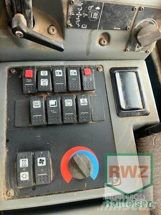 CAT 930H Фронтальні навантажувачі