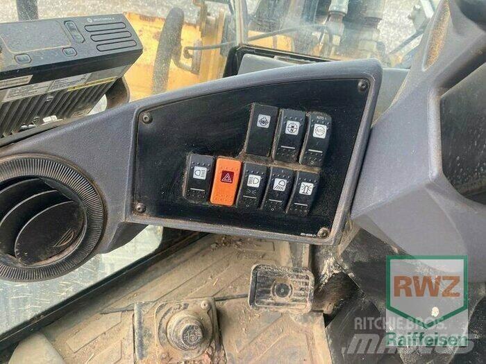CAT 930H Фронтальні навантажувачі