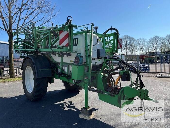 CHD D 5733 Причіпні обприскувачі