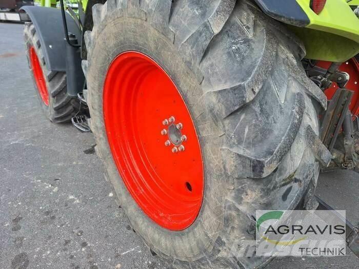 CLAAS ARION 420 Трактори