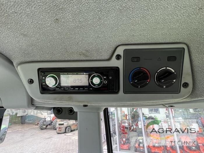 CLAAS ARION 420 Трактори