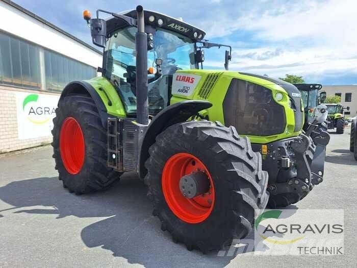 CLAAS AXION 870 Трактори