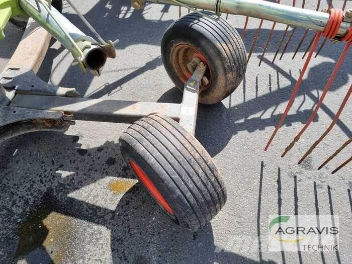 CLAAS LINER 2700 Граблі і сінозворушувачі