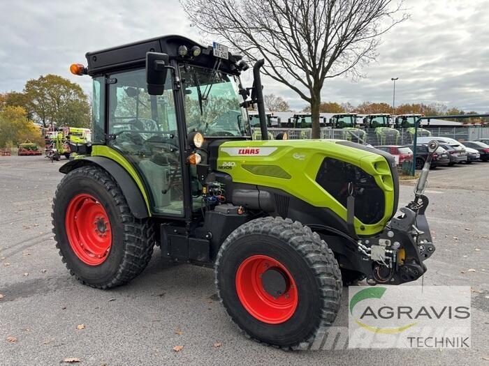 CLAAS NEXOS 240 L Трактори