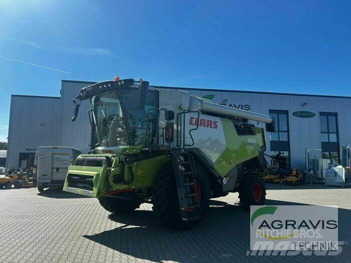 CLAAS TRION 650 Зернозбиральні комбайни