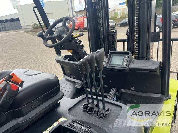 Clark S40SD Інше
