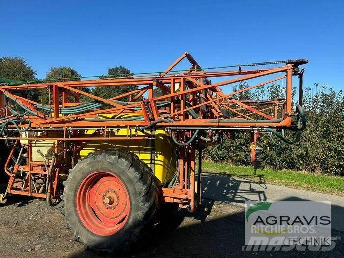 Douven GP4 Причіпні обприскувачі