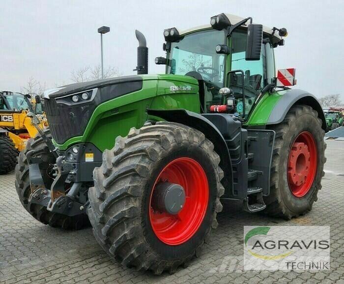 Fendt 1042 VARIO S4 Трактори