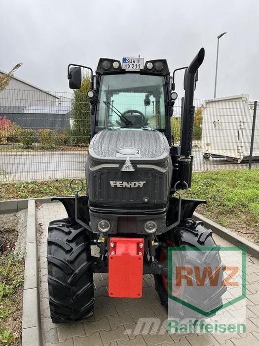 Fendt 211 V Vario Gen3 Трактори