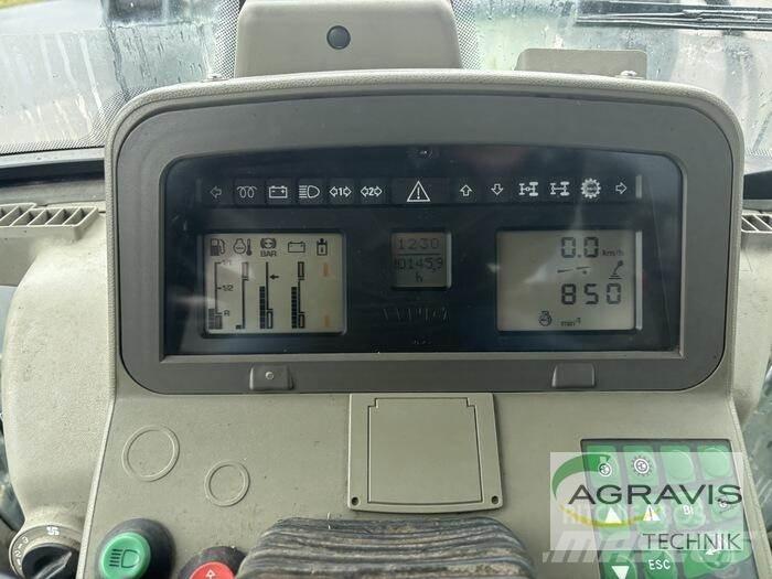 Fendt 415 VARIO Трактори