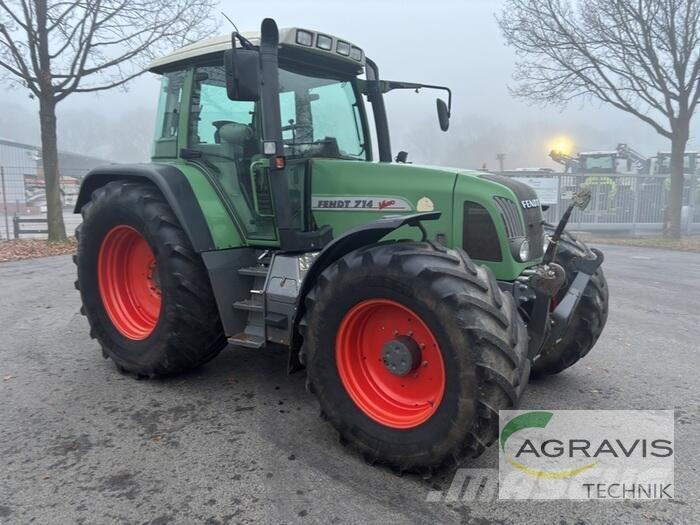 Fendt 714 VARIO Трактори