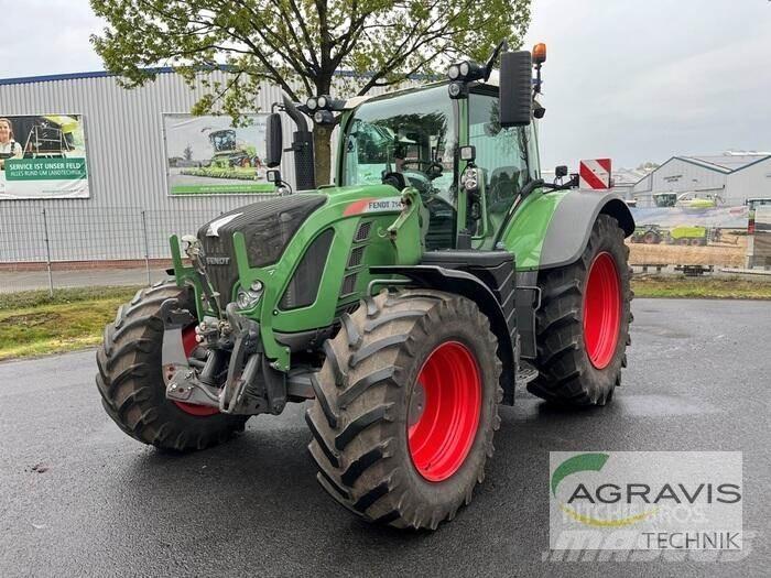 Fendt 714 VARIO S4 Трактори