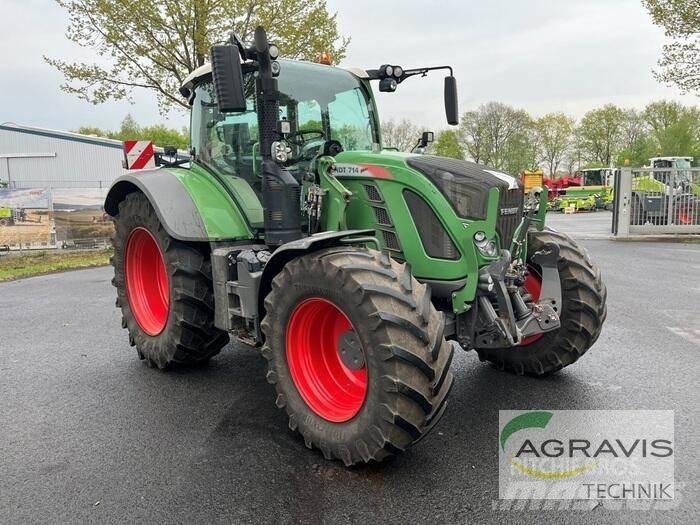 Fendt 714 VARIO S4 Трактори