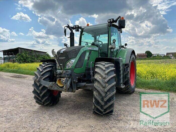 Fendt 718 Vario Трактори