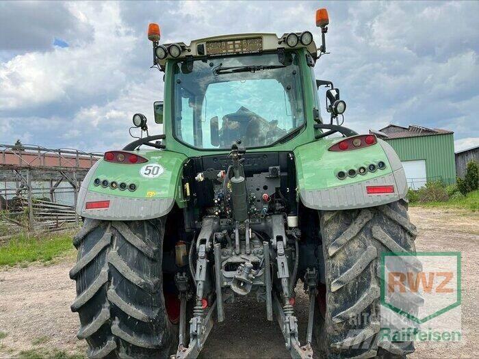 Fendt 718 Vario Трактори