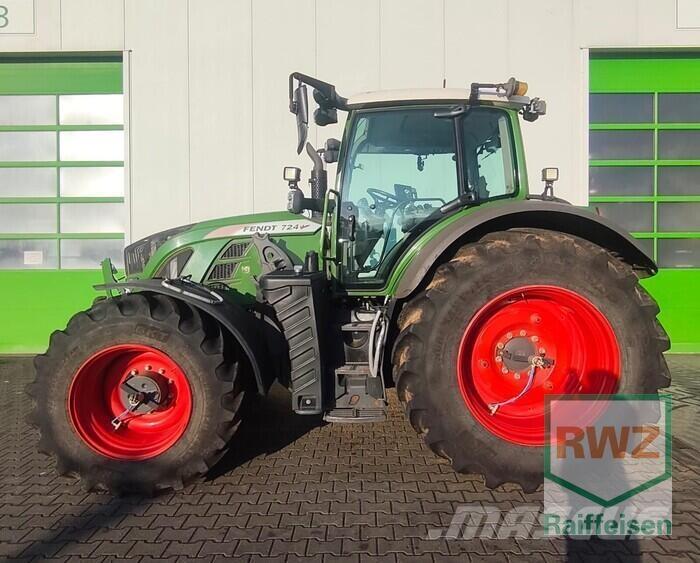 Fendt 724 Vario Трактори