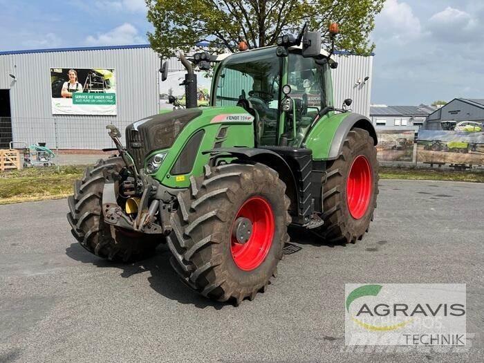 Fendt 724 VARIO S4 Трактори