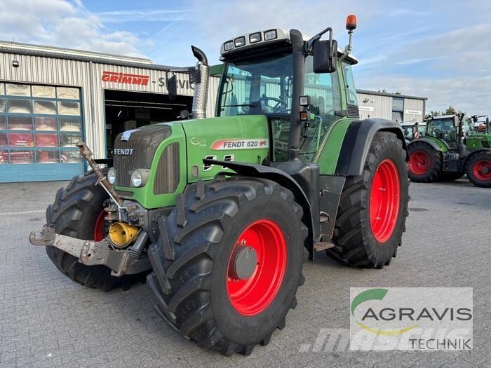 Fendt 820 VARIO Трактори