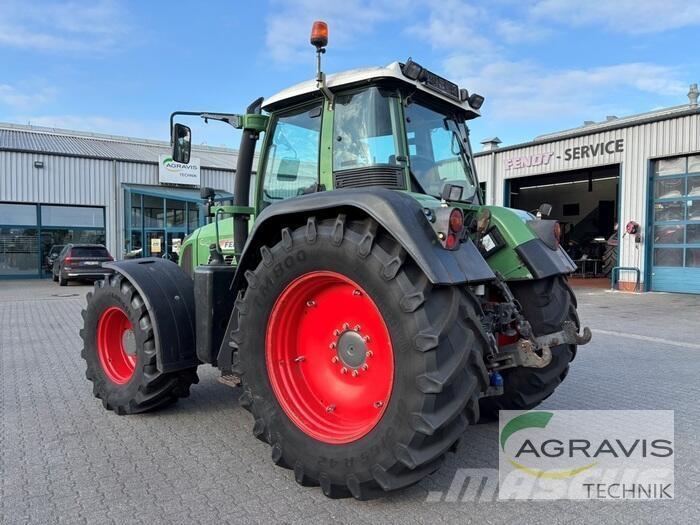 Fendt 820 VARIO Трактори