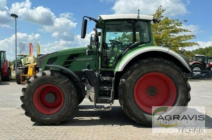 Fendt 826 VARIO SCR Трактори