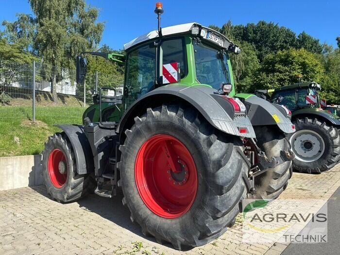 Fendt 828 VARIO S4 Трактори