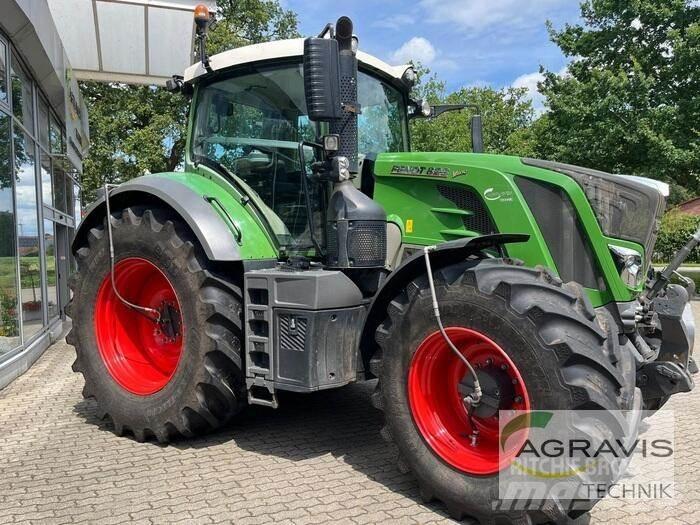 Fendt 828 VARIO S4 Трактори