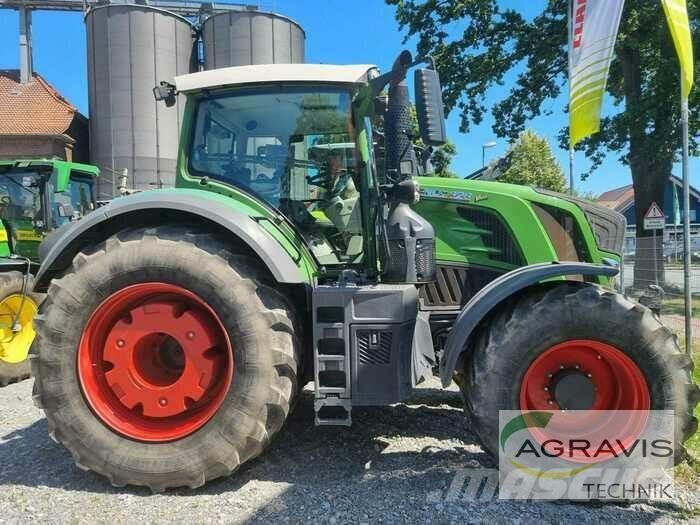 Fendt 828 VARIO S4 Трактори