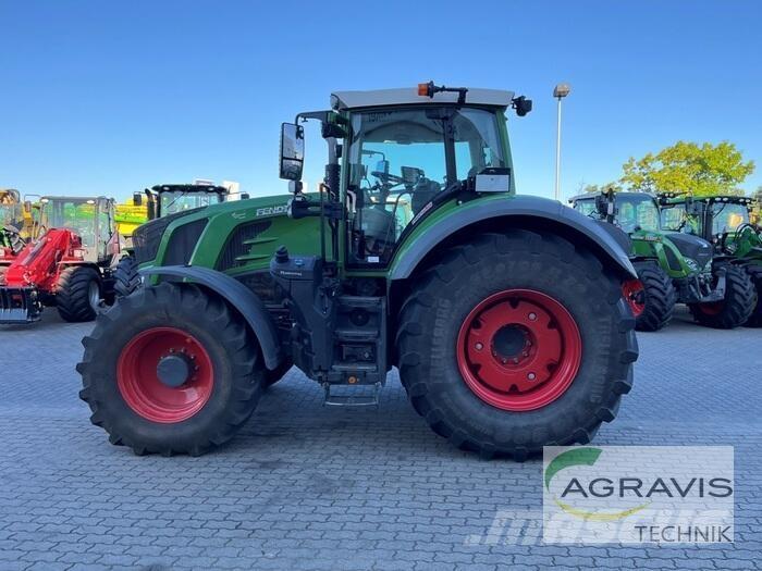 Fendt 828 VARIO S4 Трактори
