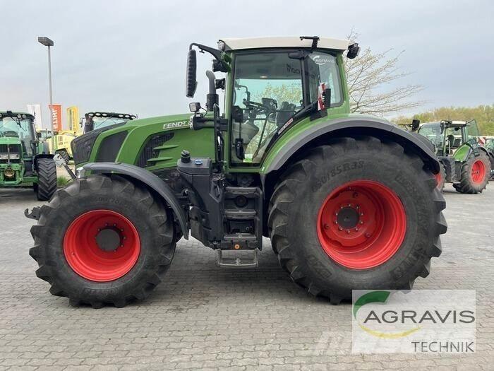 Fendt 828 VARIO S4 Трактори