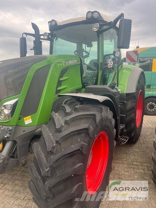 Fendt 828 VARIO S4 Трактори