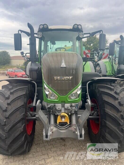 Fendt 828 VARIO S4 Трактори