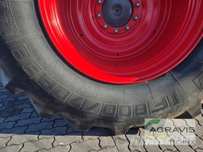 Fendt 828 VARIO S4 Трактори