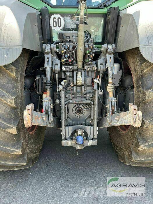 Fendt 933 VARIO SCR Трактори