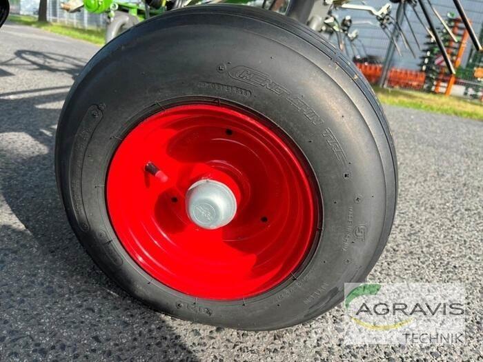 Fendt TWISTER 5204 DN Граблі і сінозворушувачі