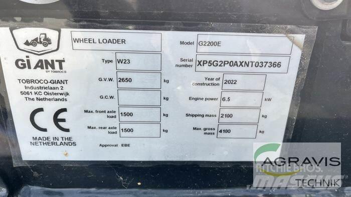 GiANT G2200E Фронтальні навантажувачі
